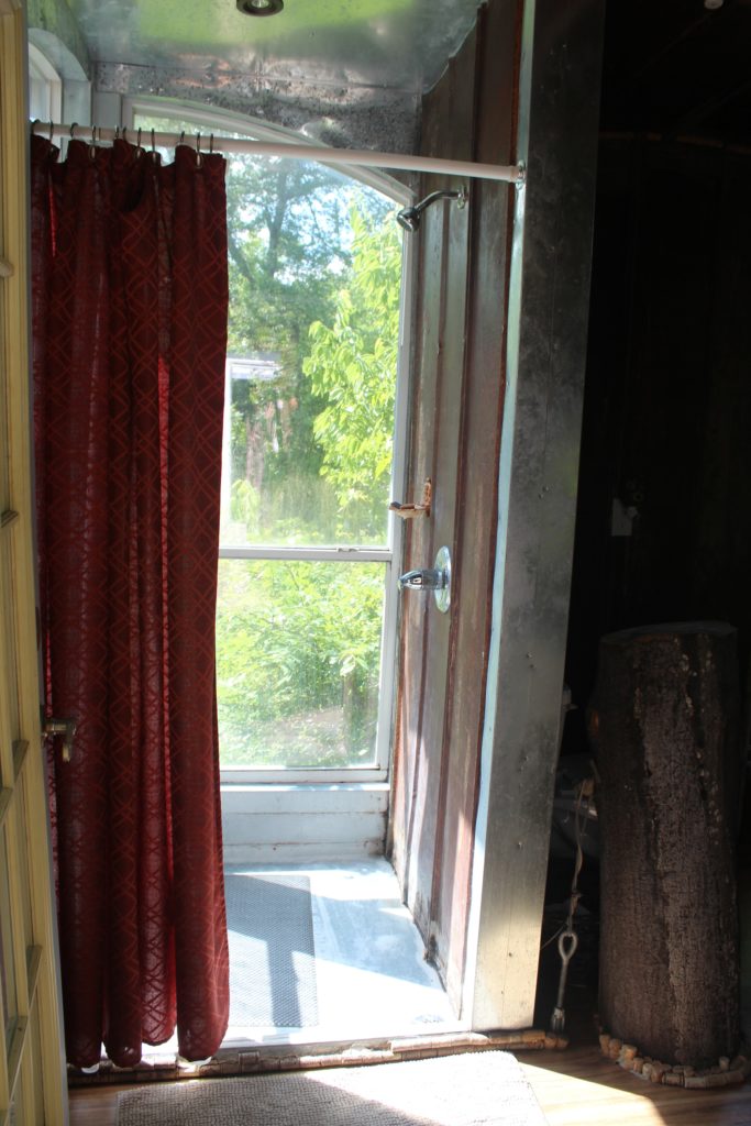 Unforgettable Night in Majestic Oak Treehouse at Savannah's Meadow