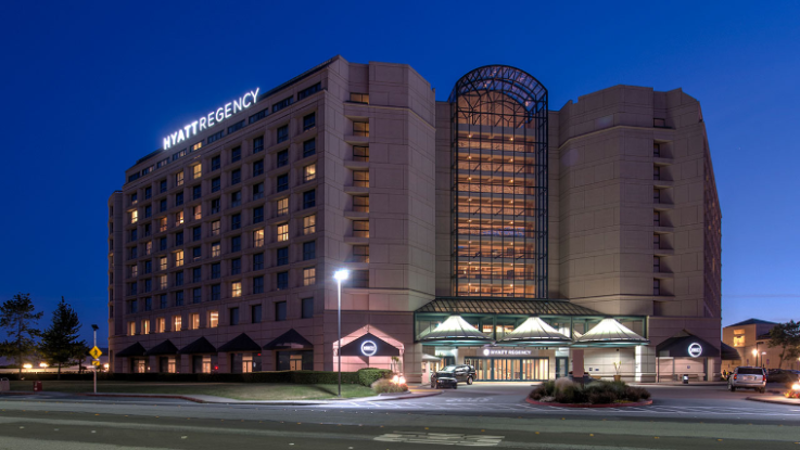 Gigantic Dogs and Runway Sunsets at Hyatt Regency SFO