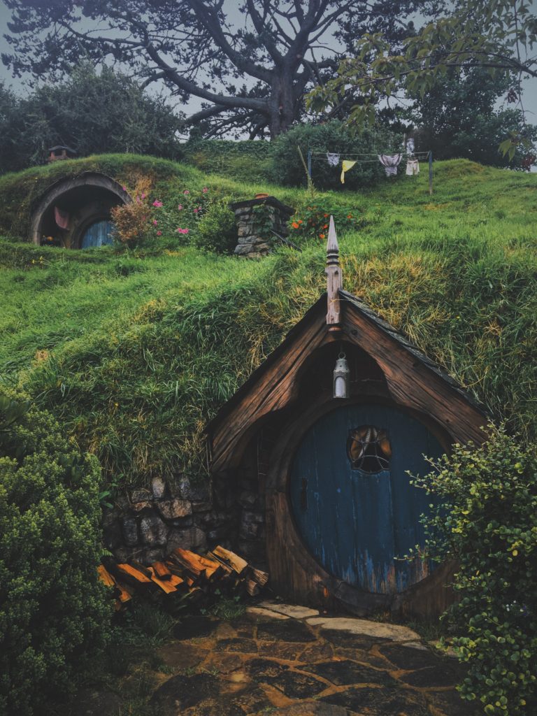 How We Booked It: 5 People to New Zealand on Miles and Points