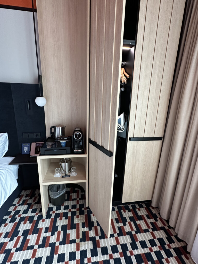 a room with a closet door